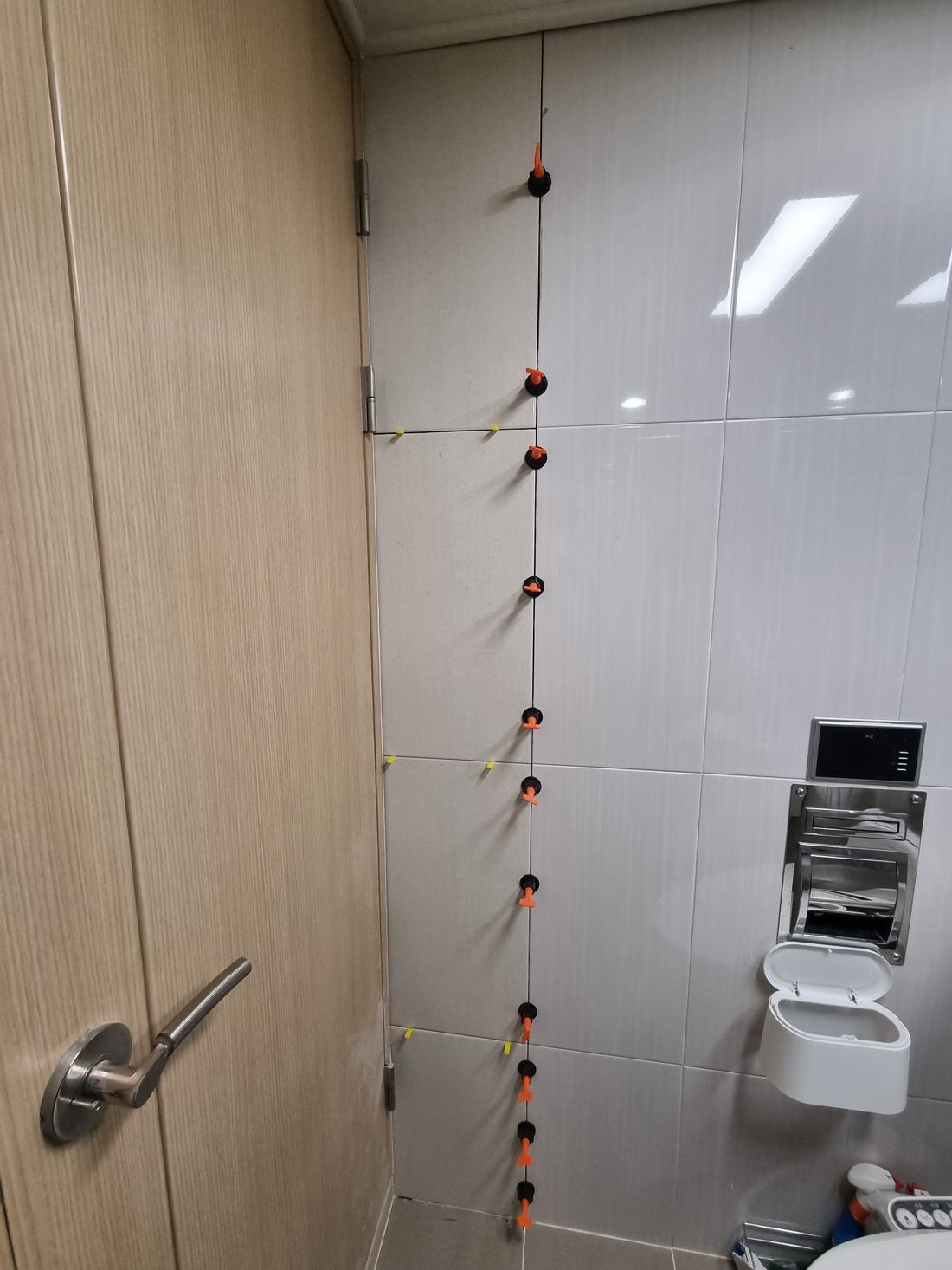 화장실 타일 레벨링 고정
